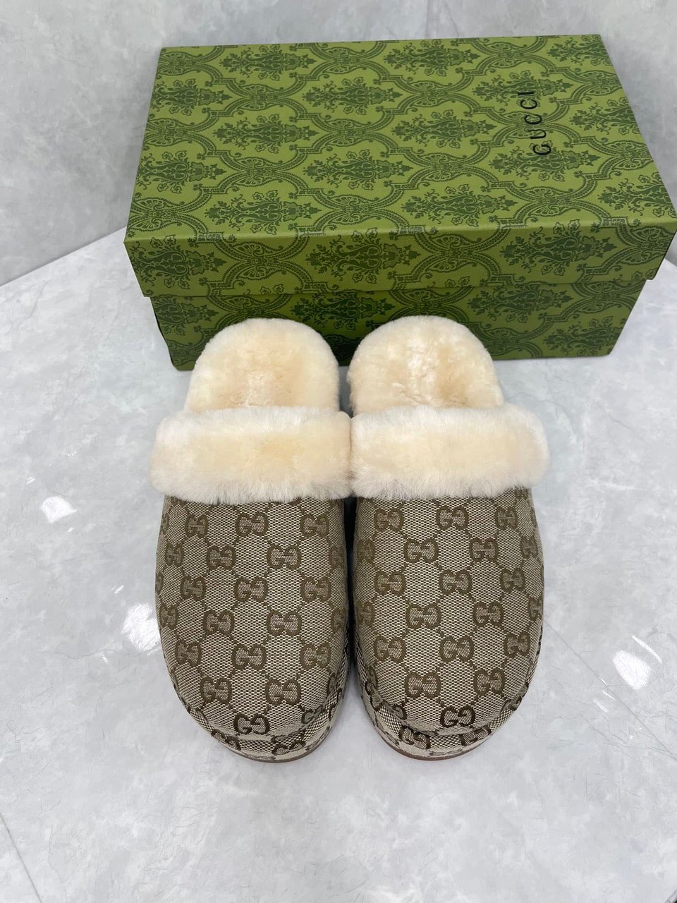 Gucci Slipper Mit Gg Horsebit Monogram In Brown view 7