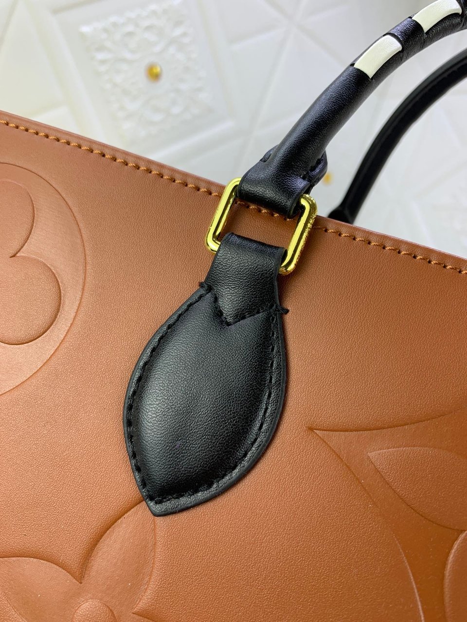 Louis Vuitton LV Crafty Onthego Gm Brown 41Cm view 4