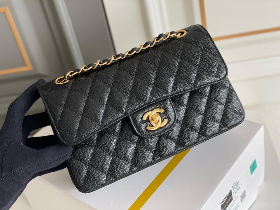 Chanel Caviar Small Double Flap Bag 23cm/ 9.1in view 4