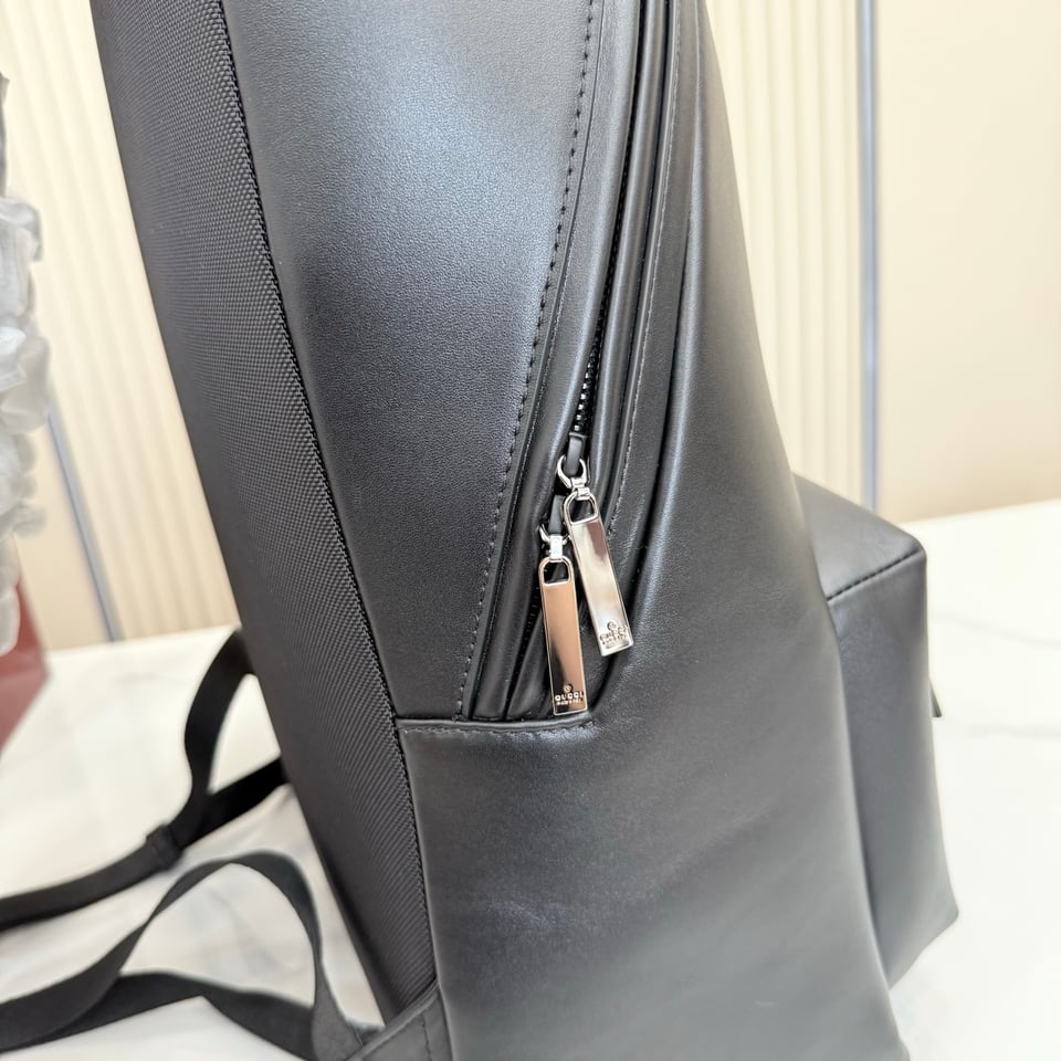 Gucci Tag Large Backpack 875226 Black Leather 45cm/17/7in view 6