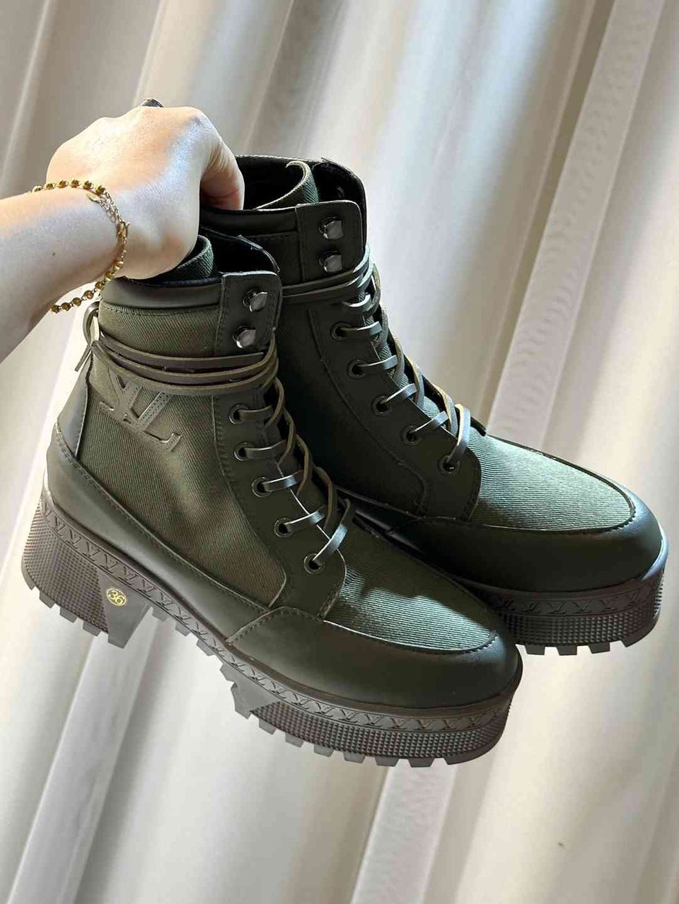 Louis Vuitton Laureate Platform Desert Boot Kaki Green 1Ac7S9 view 3