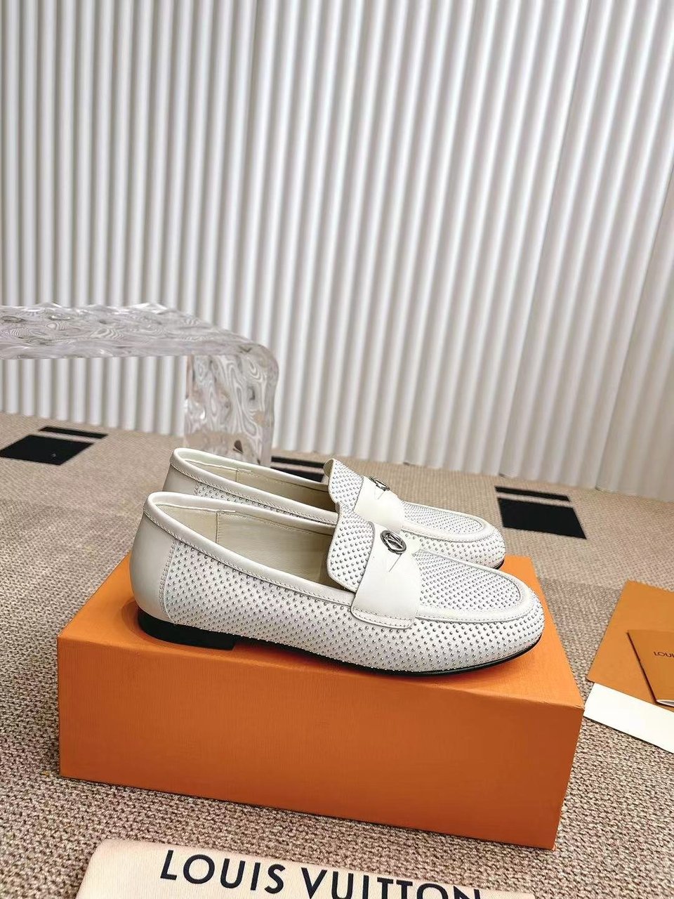Louis Vuitton Soho Flat Loafer White1AGXDC view 9