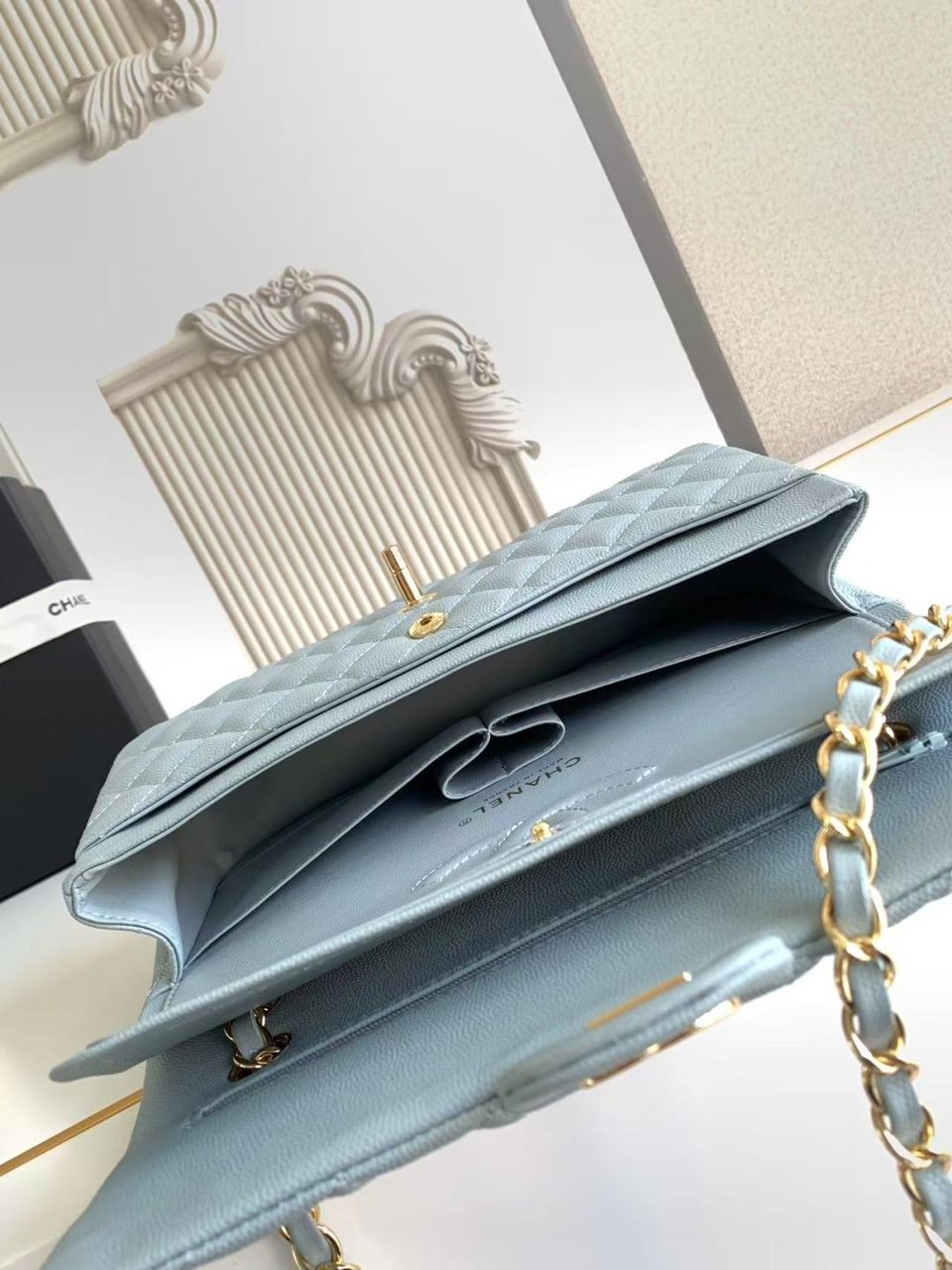 Chanel Classic Flap Bag 25 cm Light Blue Caviar Gold-Tone Hardware A01112 view 9
