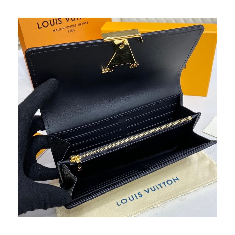 Louis Vuitton Capucines Wallet view 9