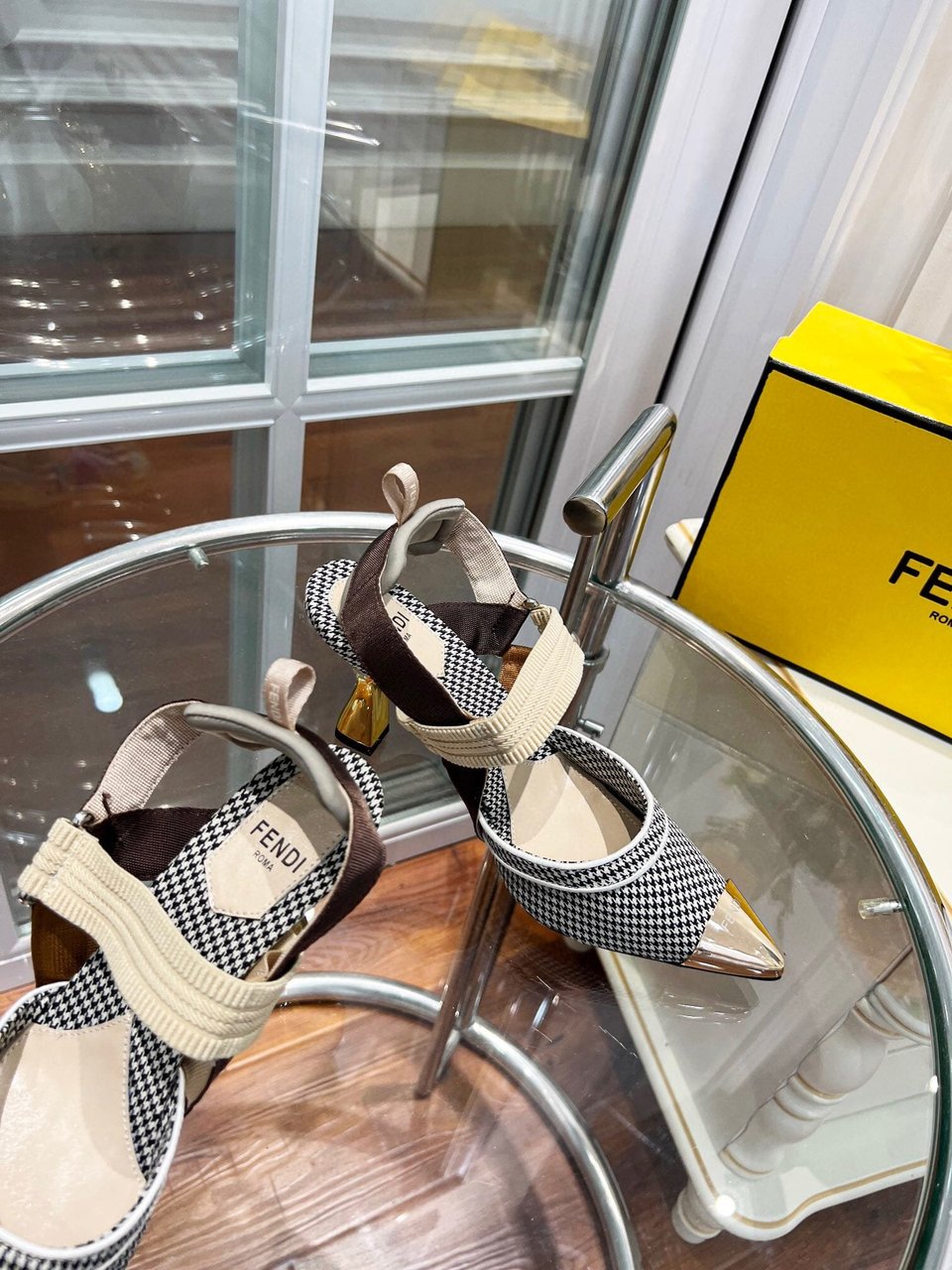 Fendi Colibri 85Mm Beaded Slingback Pumps Gold Black view 5