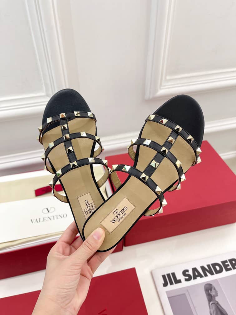 Valentino Garavani Rockstud Flat Slide Sandal Black 4W2S0C49Vod 0No view 4