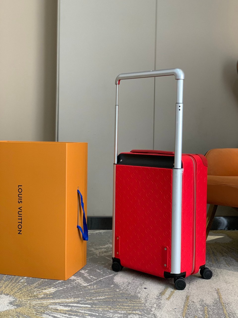 Louis Vuitton Horizon 55cm Red Luggage M11614 Taurillon Leather view 8