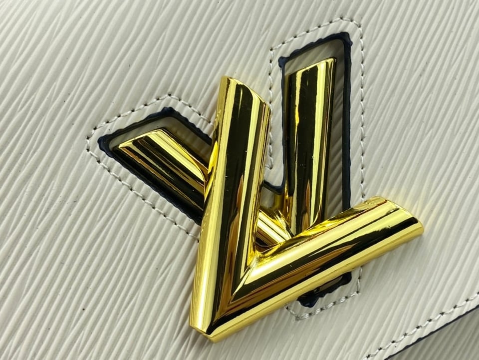 Louis Vuitton Twist Pm White 23Cm M59761 view 6