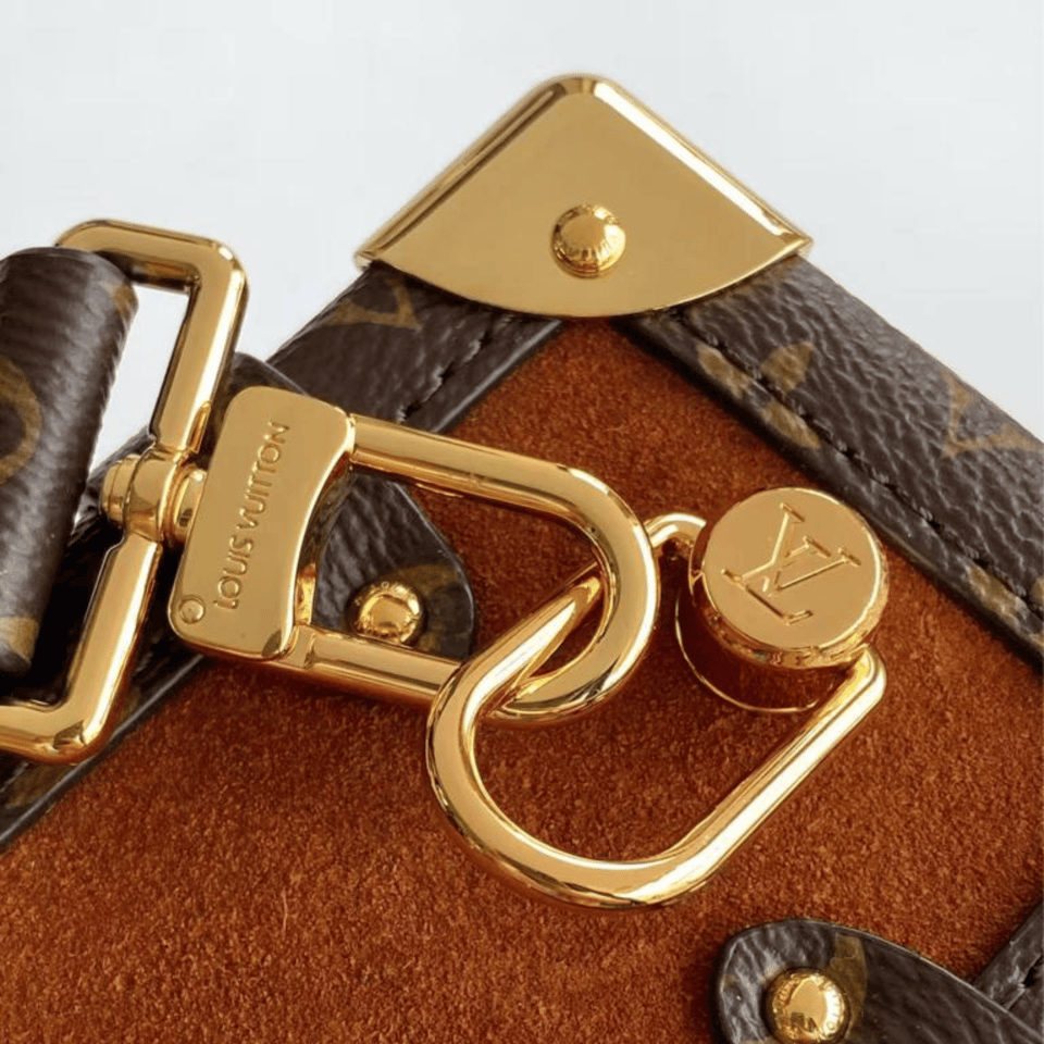 Louis Vuitton MM Side Trunk Bag M15072 view 9