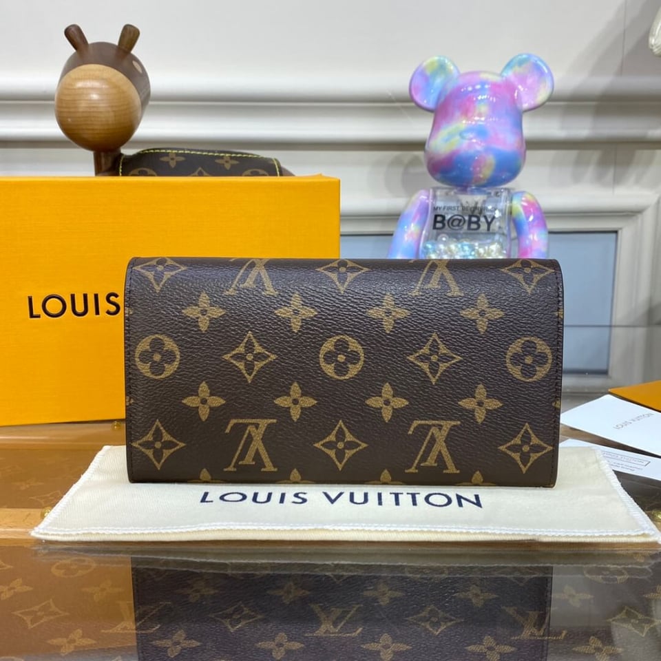 Louis Vuitton Vivienne Holidays Monogram Sarah Wallet Yellow view 4