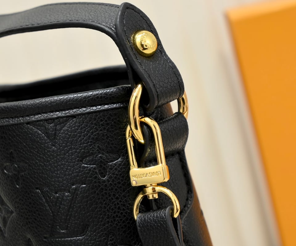 Louis Vuitton Delightful Black 35Cm view 4