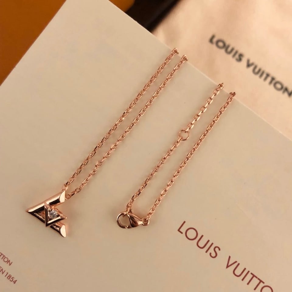 Louis Vuitton Lv Volt One Necklace Rose Gold 18K Q93813 view 3