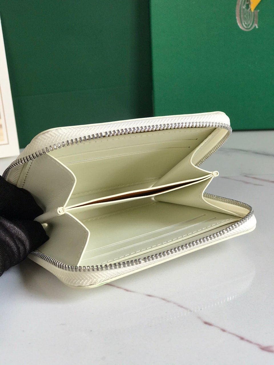 Goyard Matignon Mini Wallet 11cm White Goyardine Canvas And Calfskin view 3
