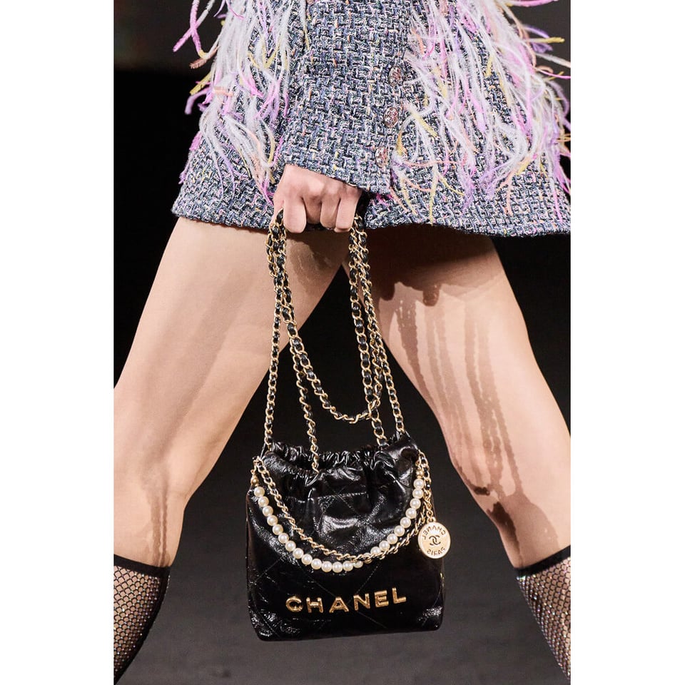 Chanel 22 Mini Bag Shiny Crumpled Calfskin with Pearl Chain view 3