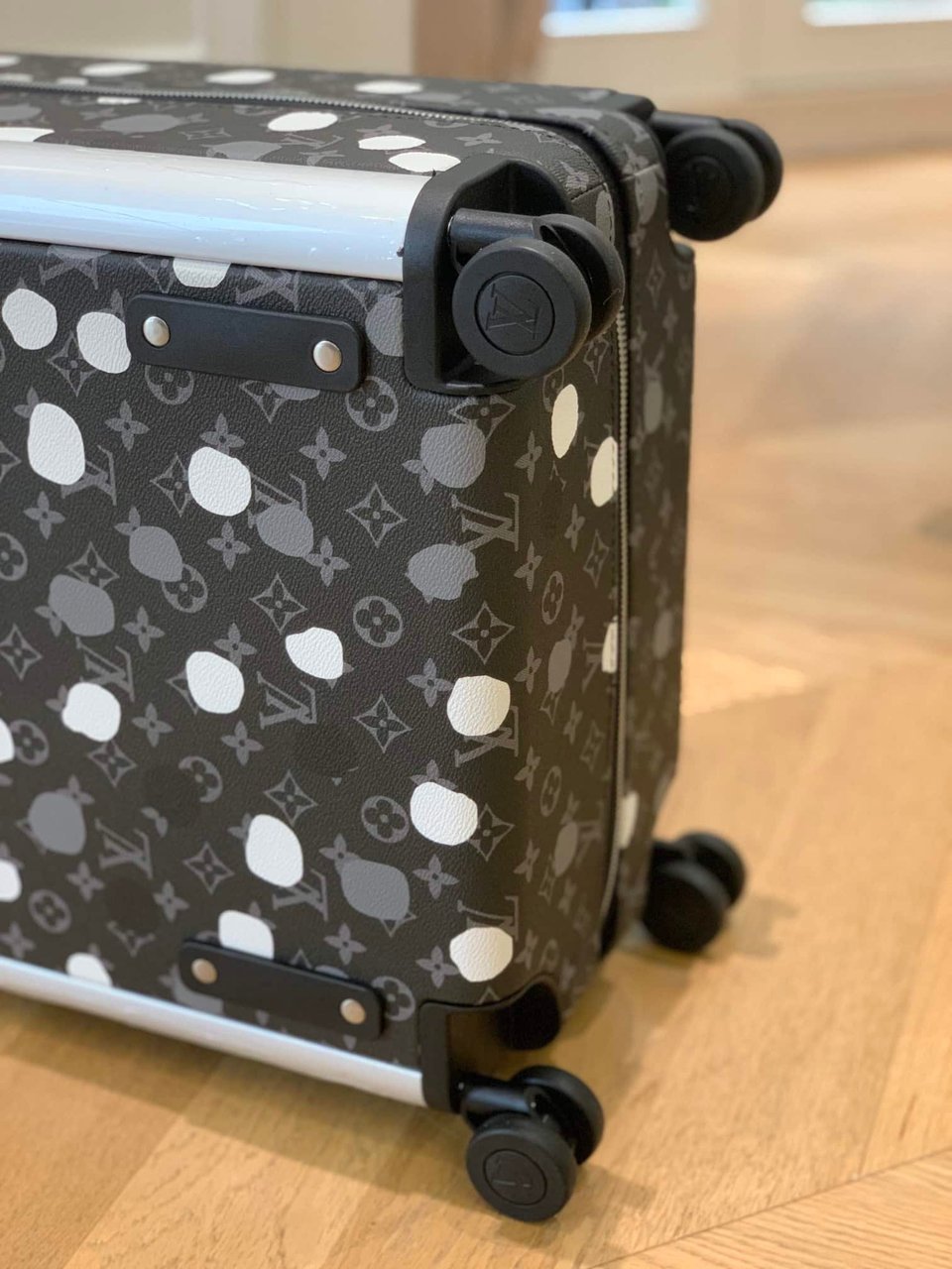 Louis Vuitton X Yayoi Kusama Horizon 55 Suitcase Grained Leather Black 55Cm view 9