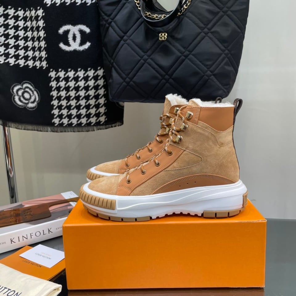 Louis Vuitton Squad Sneaker Boots Suede Brown view 3