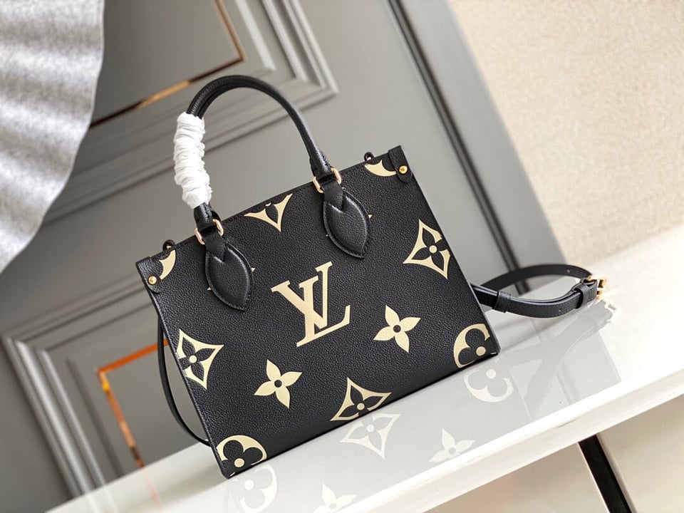 Louis Vuitton Sac À Main On The Go Pm Noir Beige M45659 25cm view 4