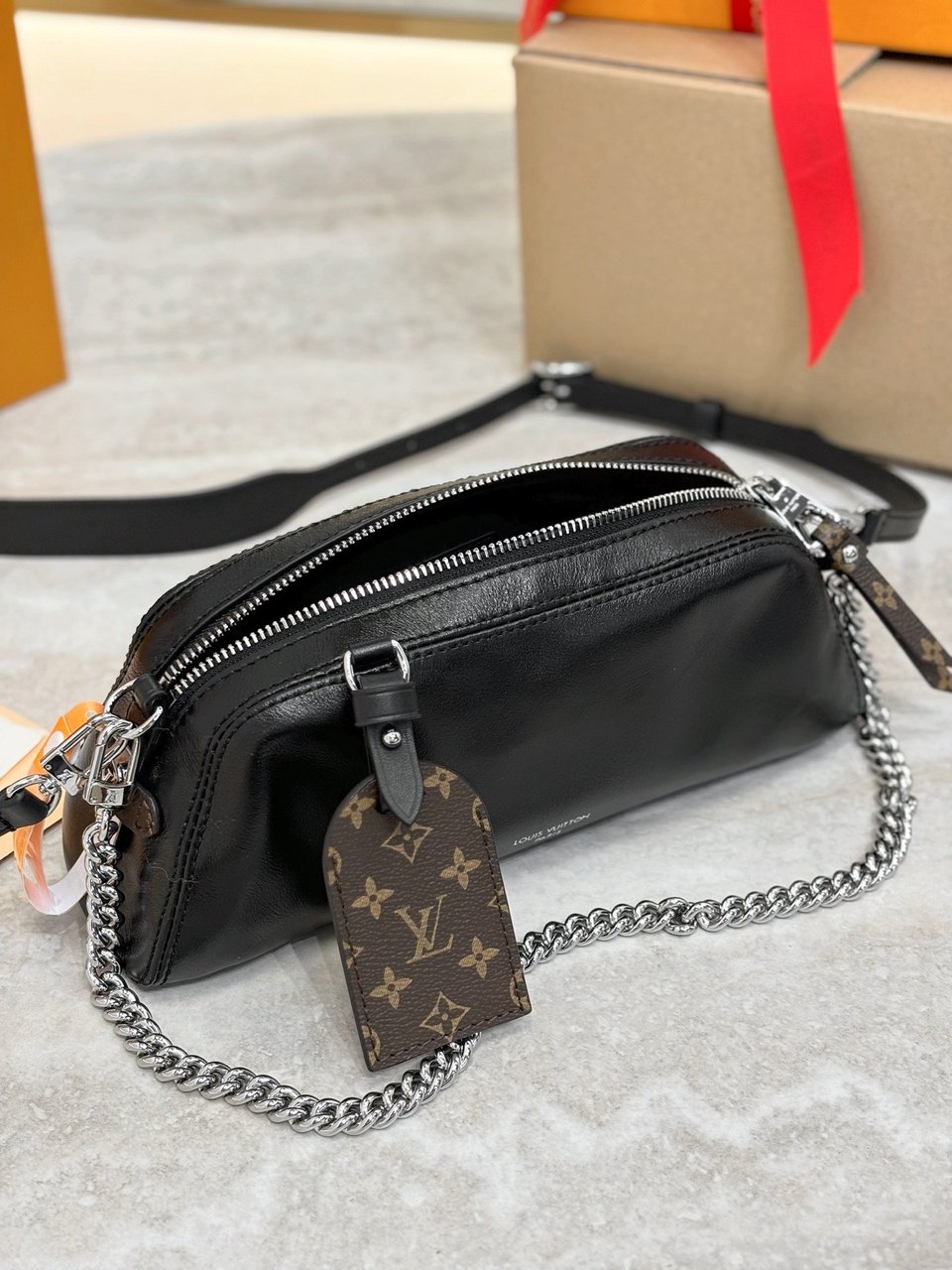 Louis Vuitton Pochette Vibe- Wallets and Small Leather Goods M14544 25cm/ 9.8in view 5