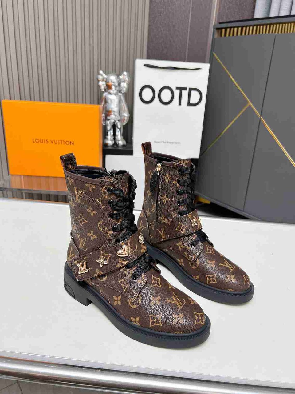 Louis Vuitton Citizen Boots Monogram Brown view 5