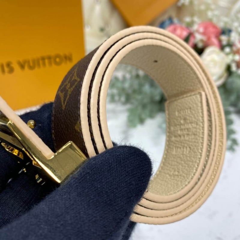 Louis Vuitton LV Initiales 30mm Reversible Belt M0317W view 9