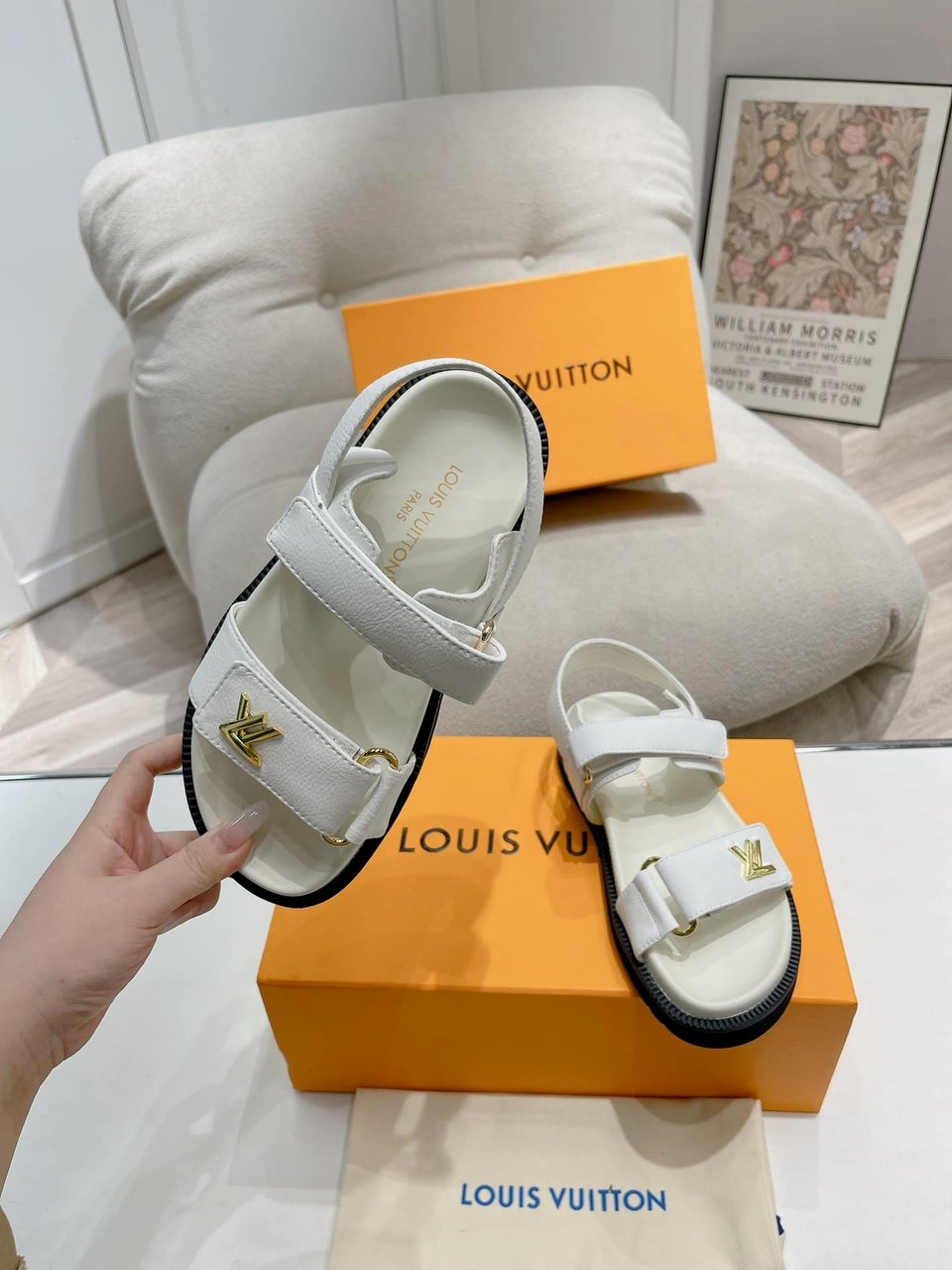 Louis Vuitton Lv Sunset Flat Comfort Sandals White 1Abw7Q view 10
