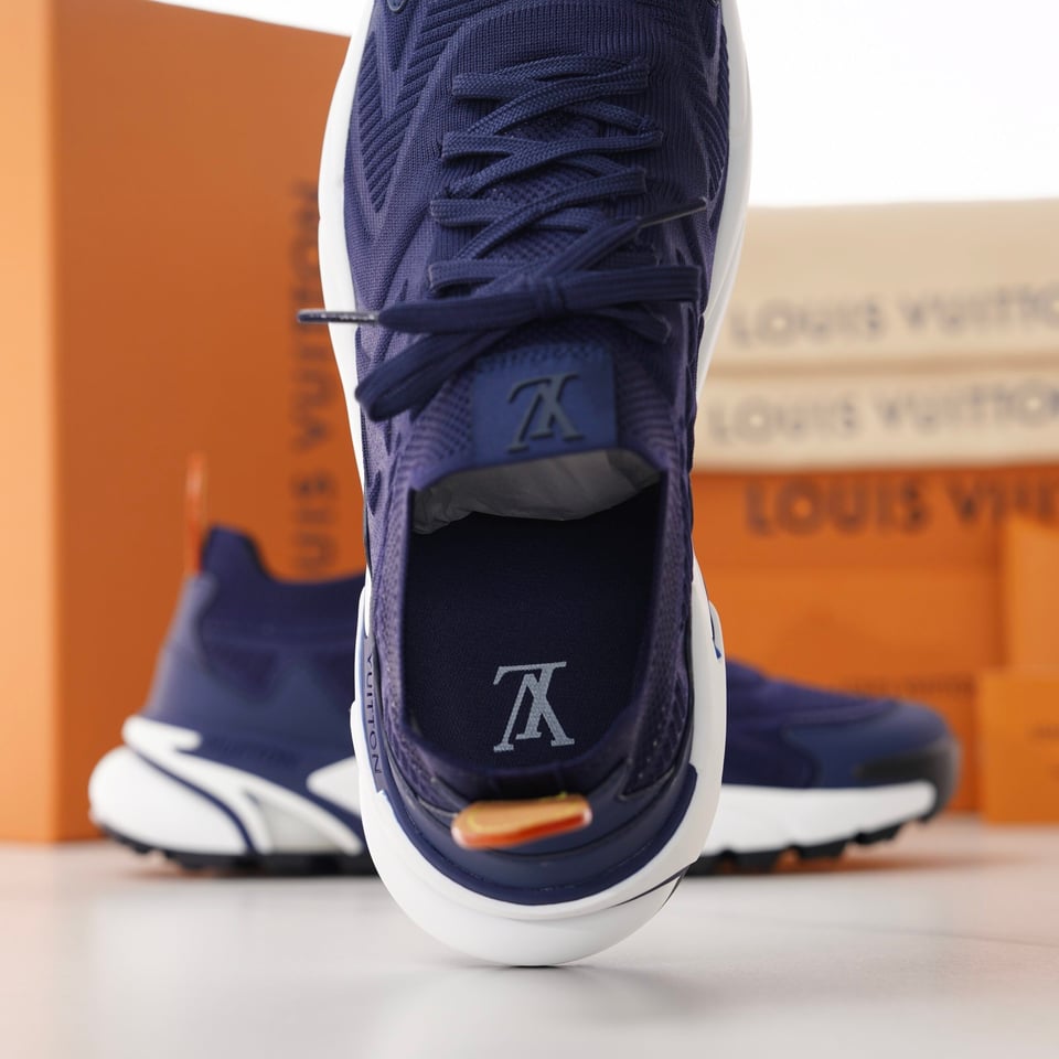 Louis Vuitton LV Runner Tatic Navy Sneaker for Men view 16