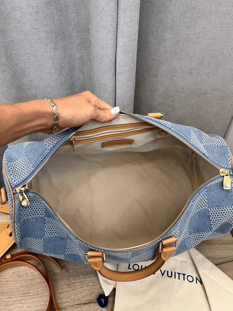 Louis Vuitton Keepall Bandoulière 50 Bag ‘Blue’ 50Cm N40739 view 4