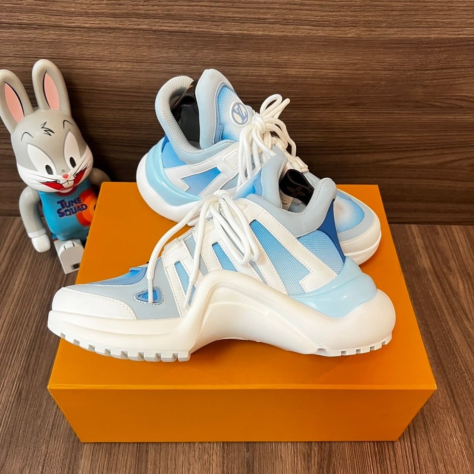 Louis Vuitton Archlight Sneaker Gradient Blue 1A9Rv7 view 4