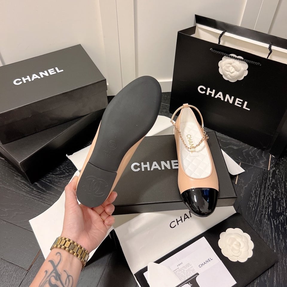 Chanel Interlocking Cc Logo Ballet Flats Black Pink view 3