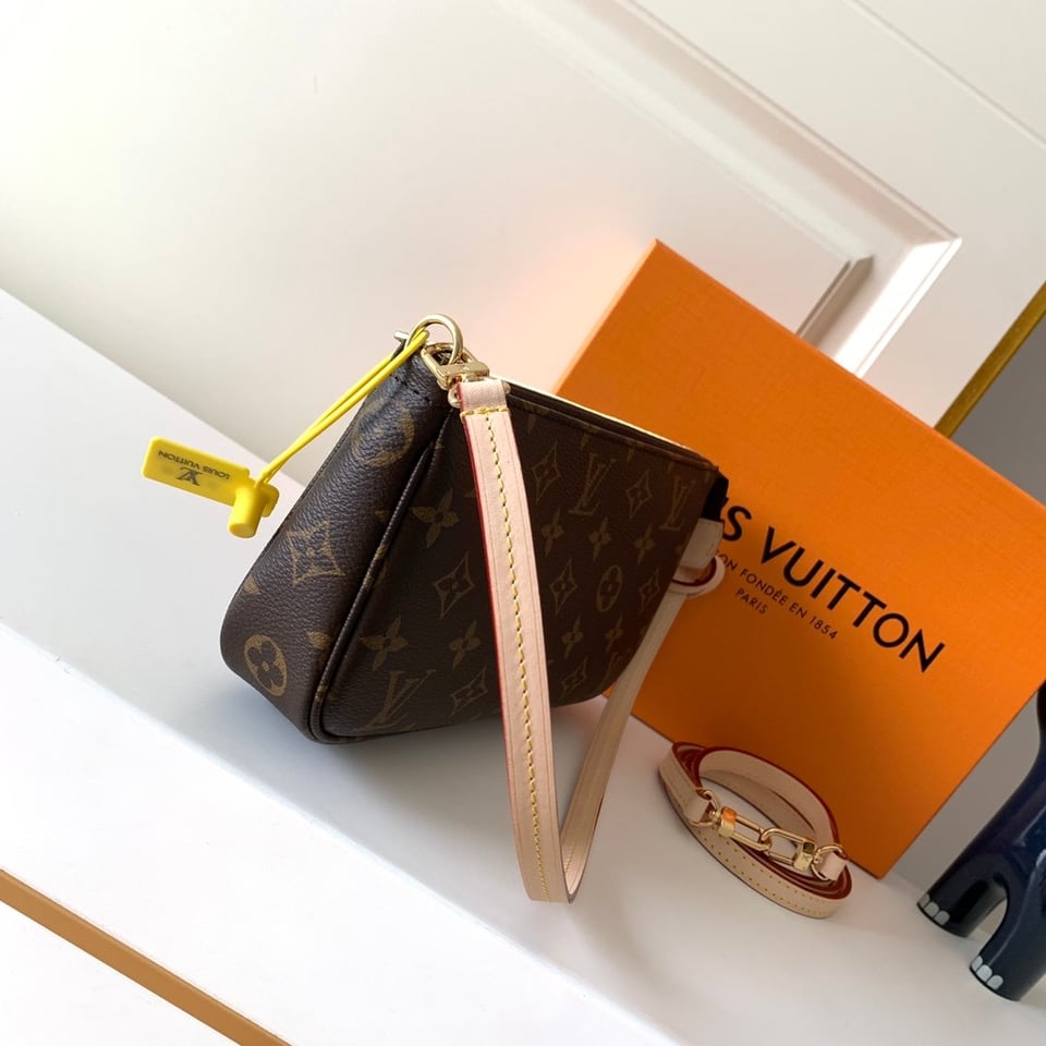 Louis Vuitton Pochette Accessoires M40712 view 3