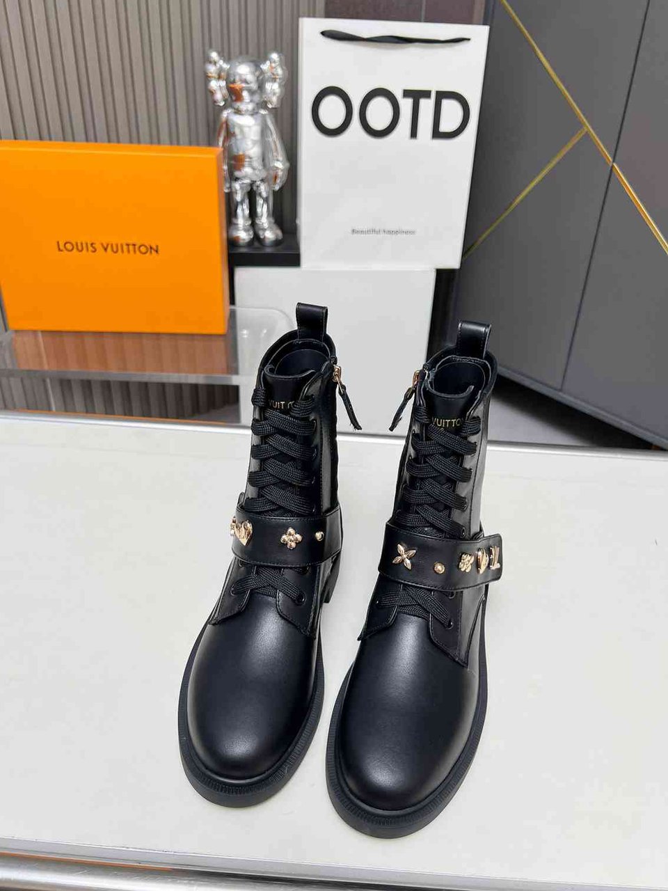 Louis Vuitton Citizen Boots Black 1Adazr view 7