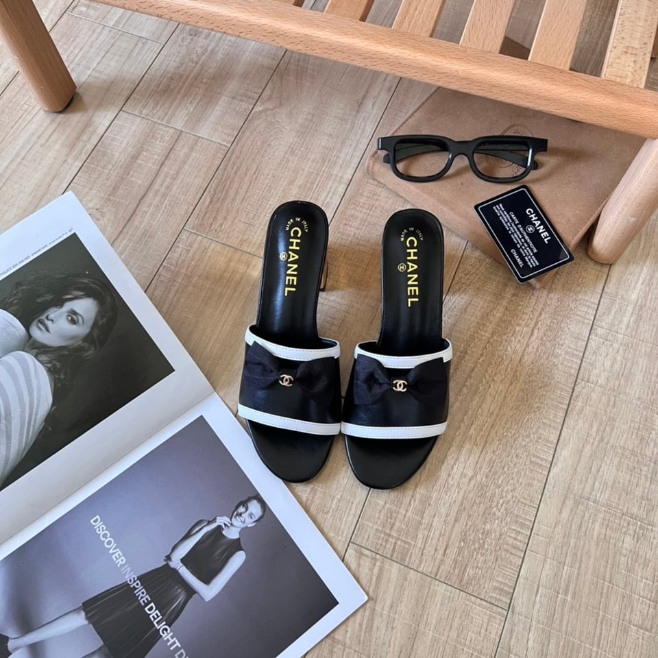 Chanel Grosgrain Ribbon Bow Mule Leather Gold Black view 11