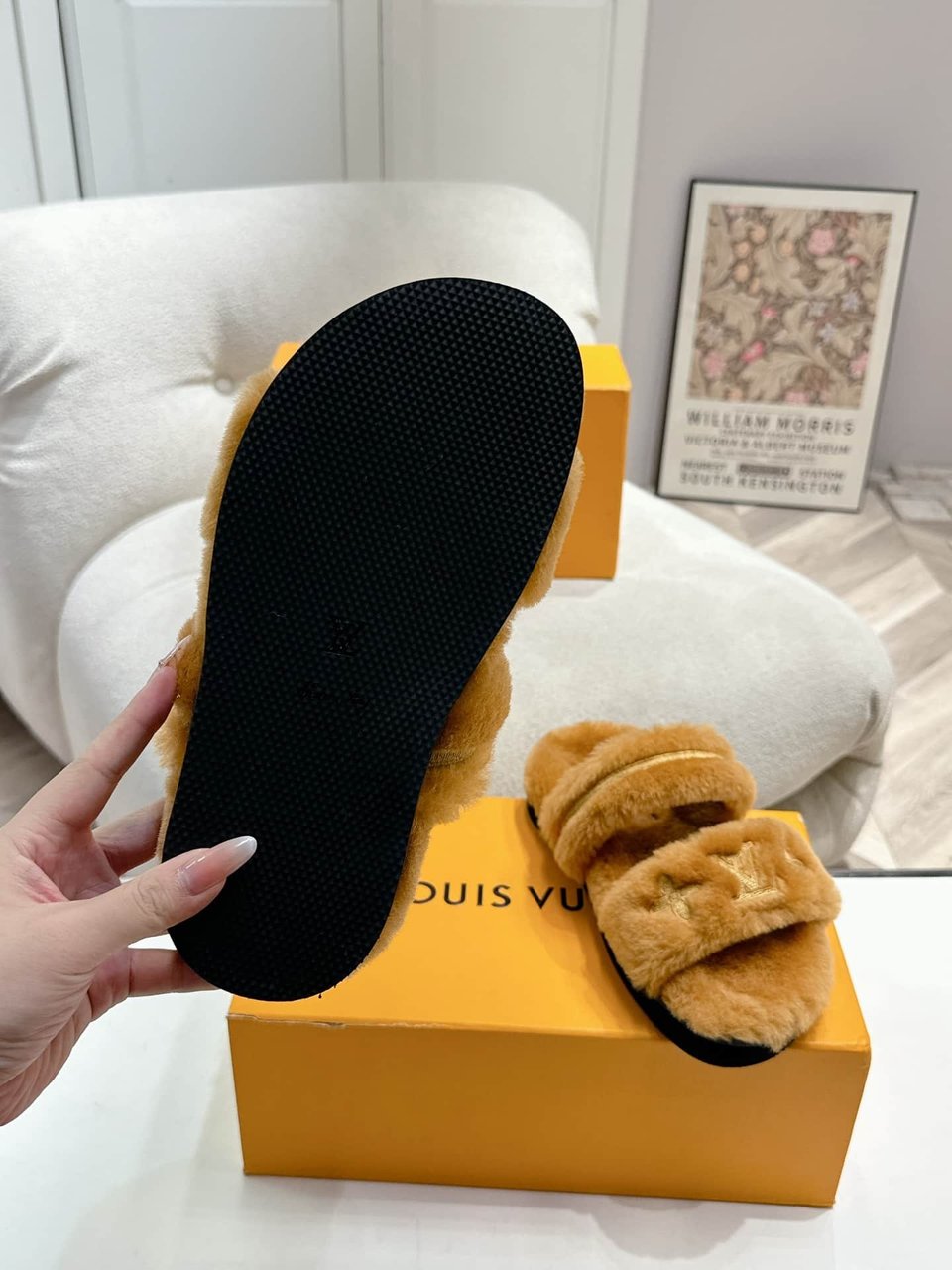 Louis Vuitton Lv Sunset Flat Comfort Mule Shearling Brown view 8