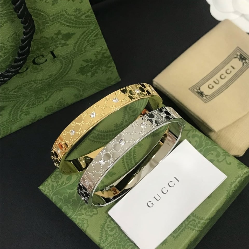 Gucci Cuff Bracelet 8Mm Silver view 3