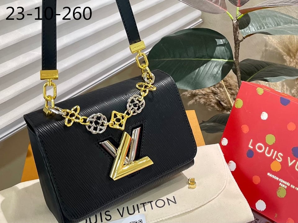 Louis Vuitton Mm Twist Bag Black 23Cm M22773 view 4
