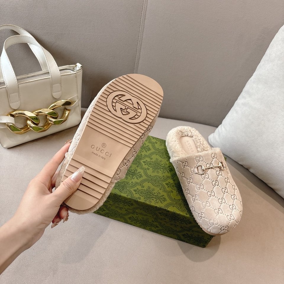 Gucci Women’S Horsebit Mule Gg Suede Natural view 8