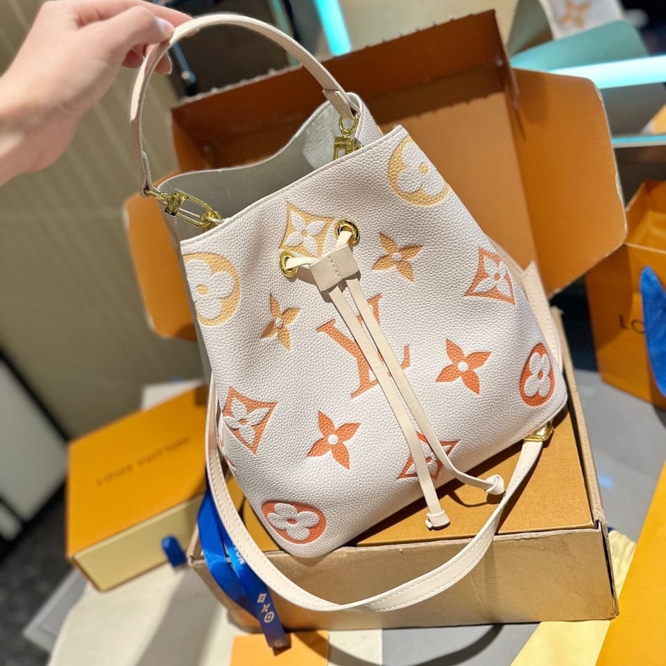 Louis Vuitton N Ono Bb Monogram Bag Latte And Orange 25Cm view 3