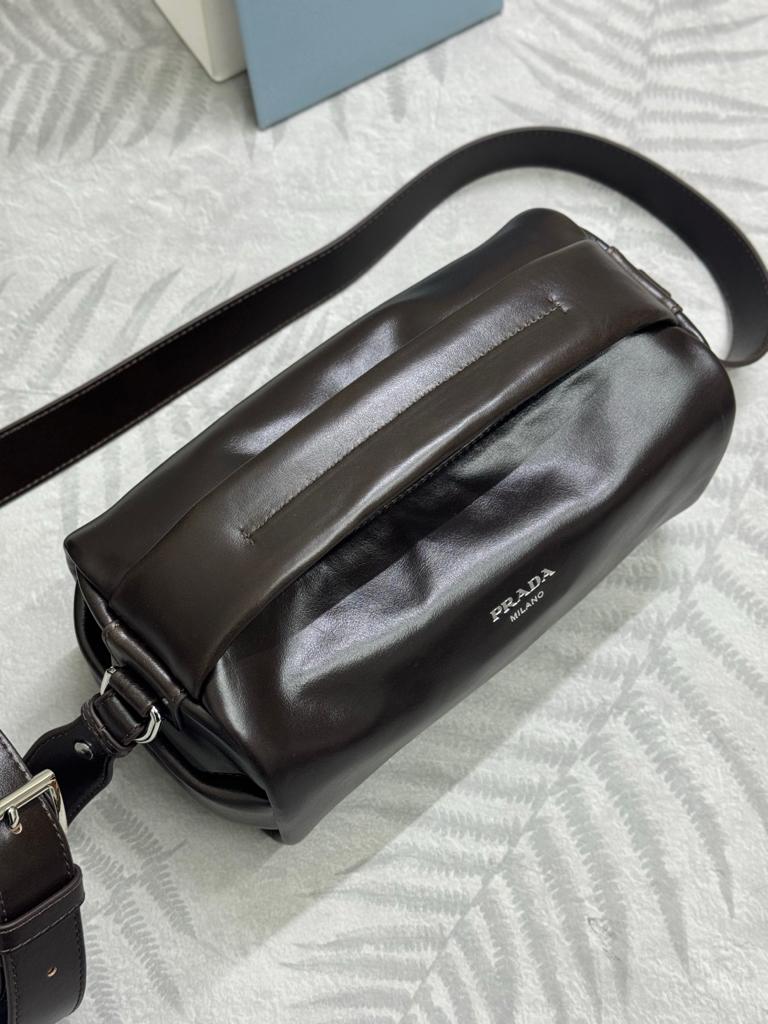 Prada Classic Leather Shoulder Bag 24cm view 3
