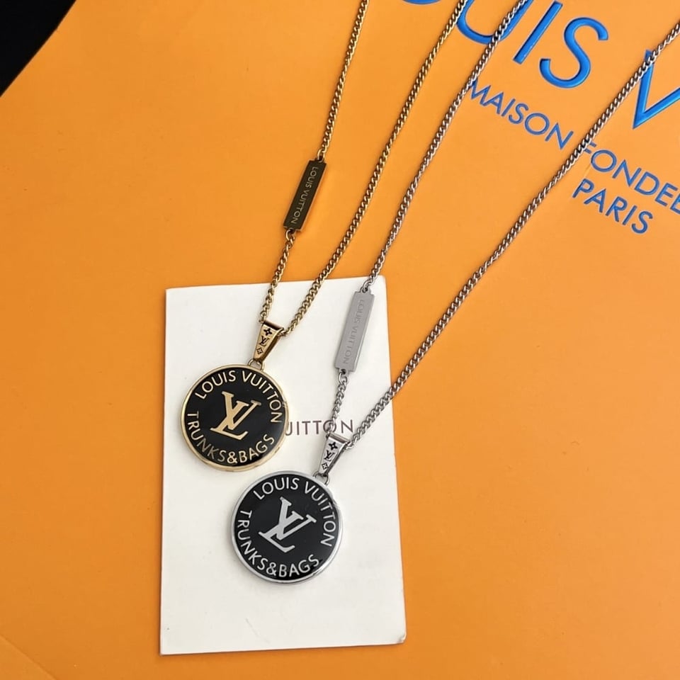 Louis Vuitton Lv Award Pendant M00911 view 4