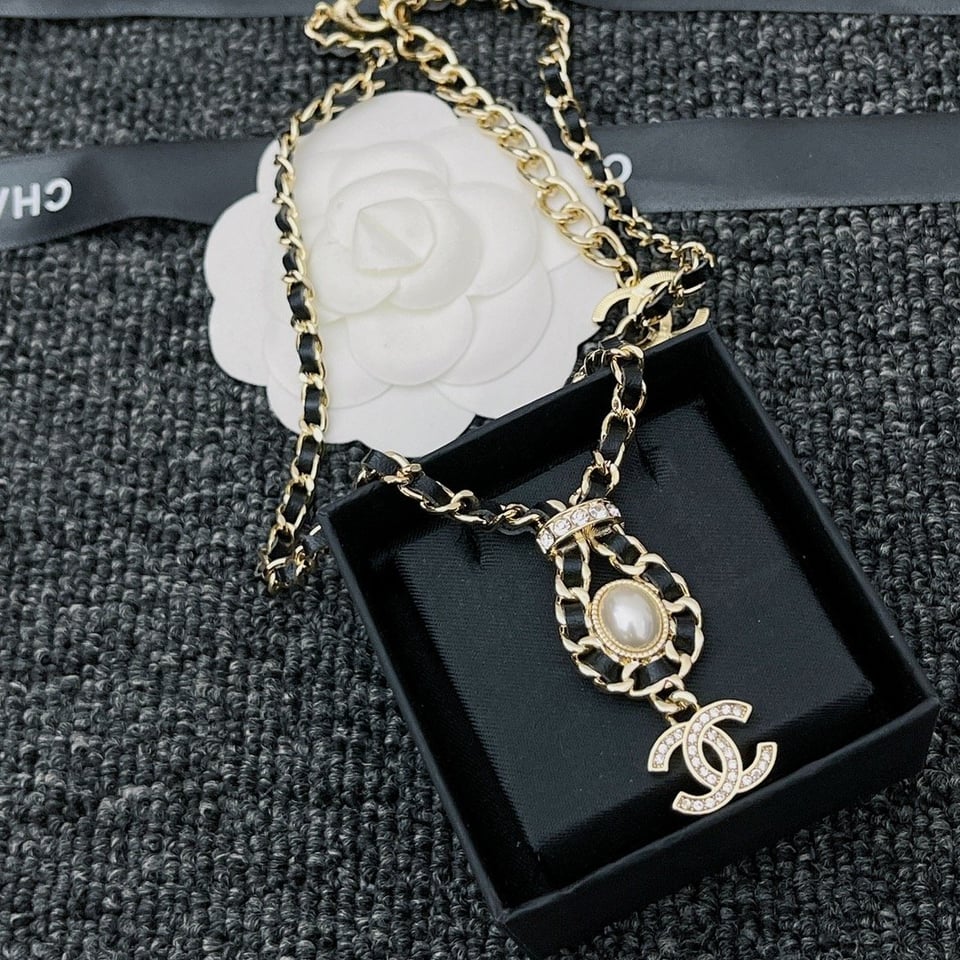 Chanel Cc Necklace view 6
