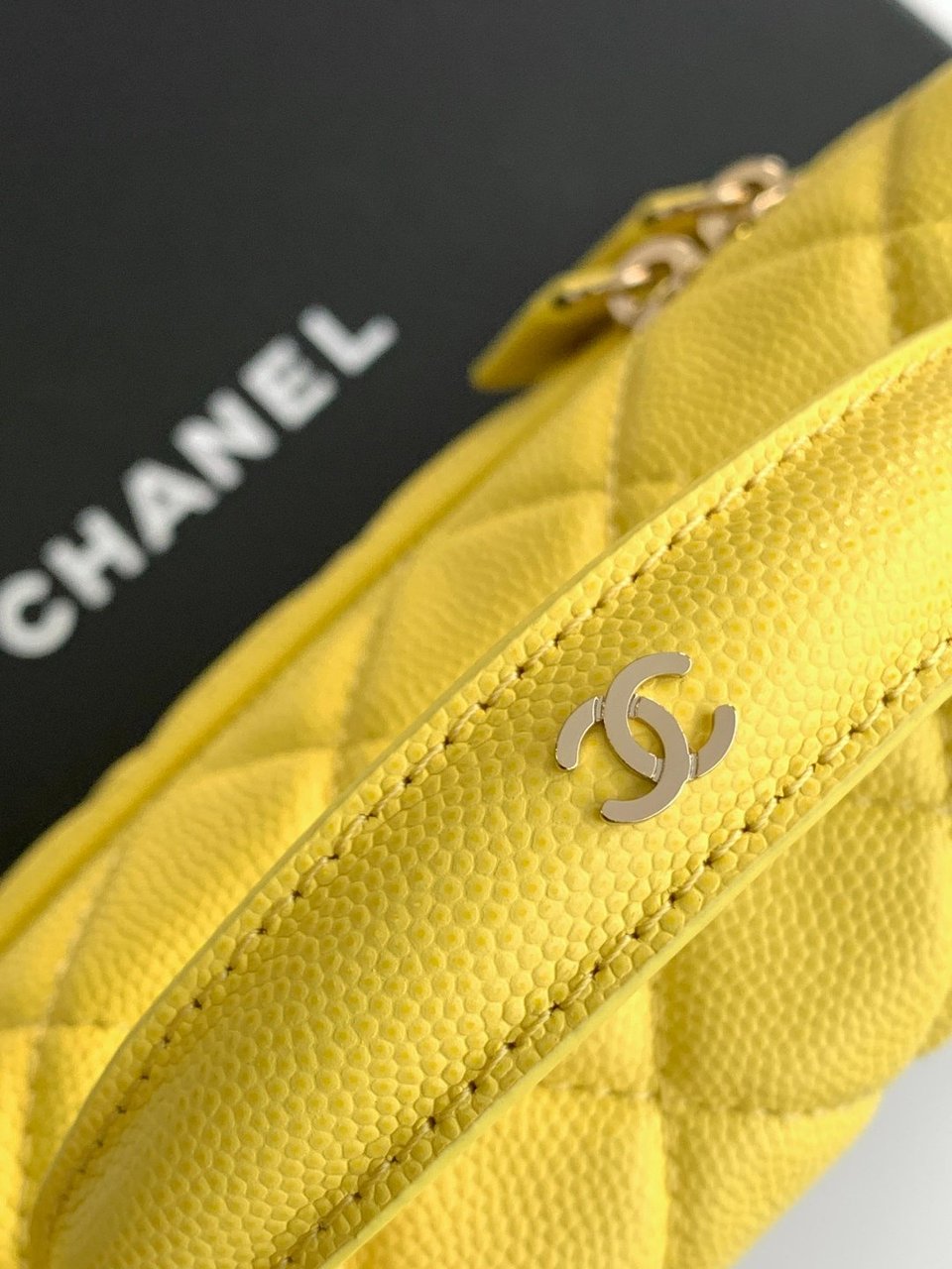 Chanel 25C Vanity Case Yellow 20cm view 8
