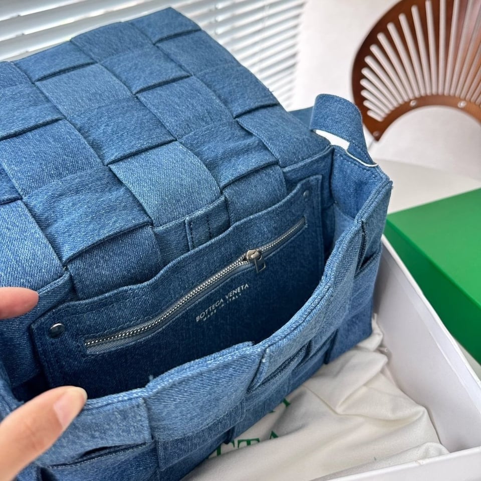 Bottega Veneta Denim Bag Blue 25Cm view 5
