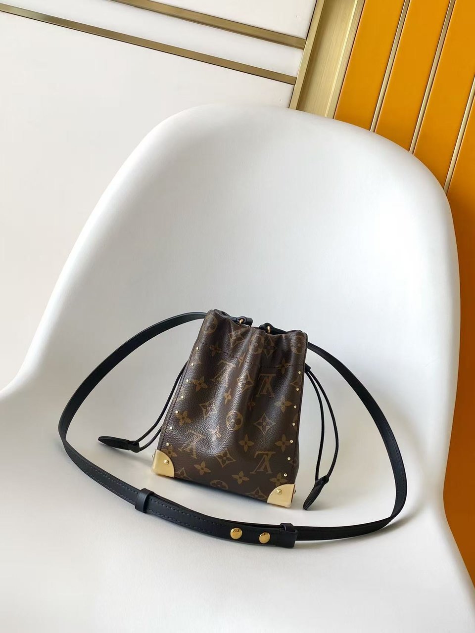 Louis Vuitton Nano Noé Trunk Bag Monogram Canvas Material 15cm M29323 view 2