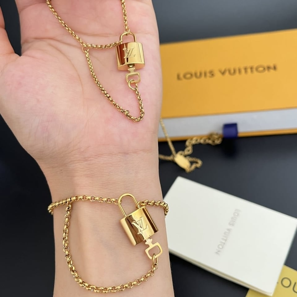 Louis Vuitton Bracelet Rocky Gold view 5