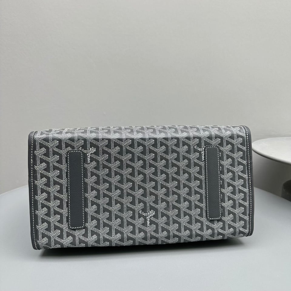 Goyard Leger Backpack 37 Cm Gray Goyardine Canvas With Calfskin Trim view 4