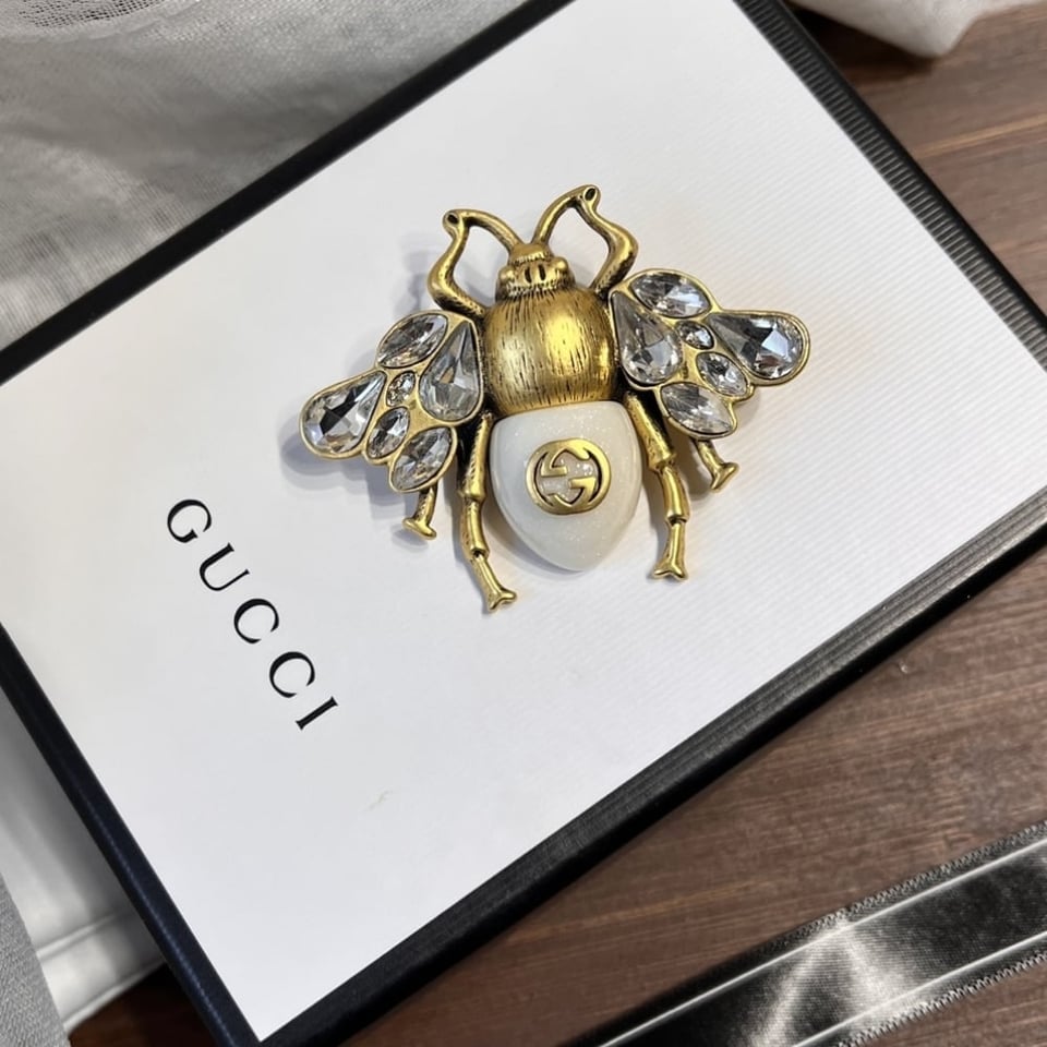 Gucci Gg Bee Brooch Gold With Stone view 2