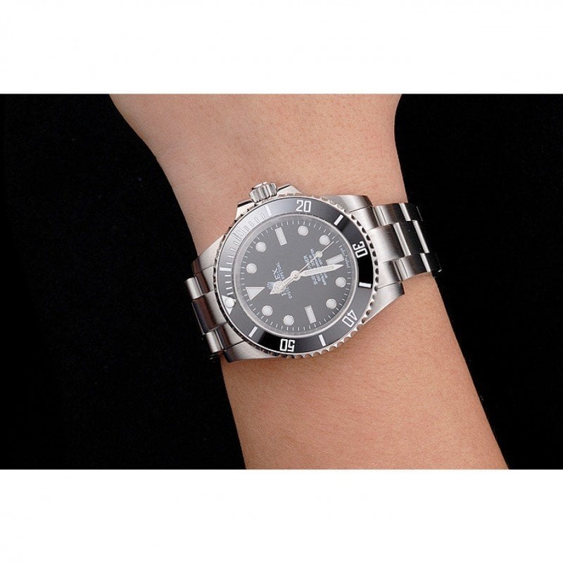 Rolex Submariner 40mm Black Dial 114060 view 10