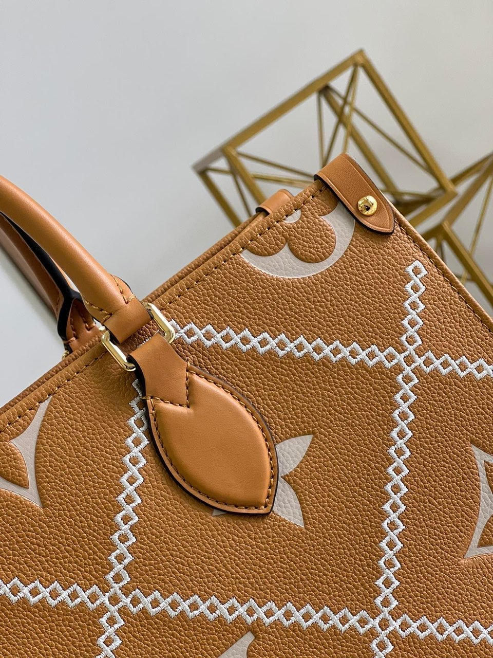 Louis Vuitton Onthego MM Tote Monogram Arizona ‘Brown Crème Beige’ 35cm view 5