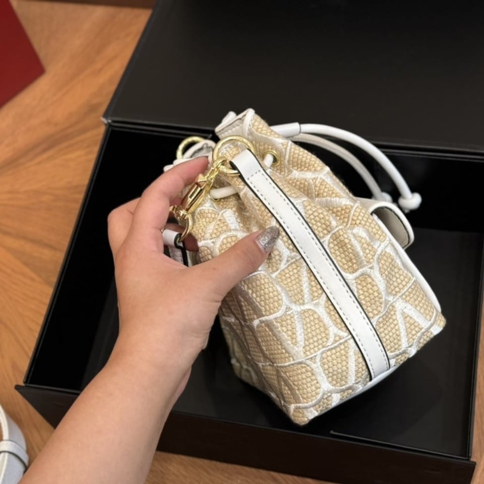 Valentino Garavani Loco Iconographer Toi Beige 20cm view 8