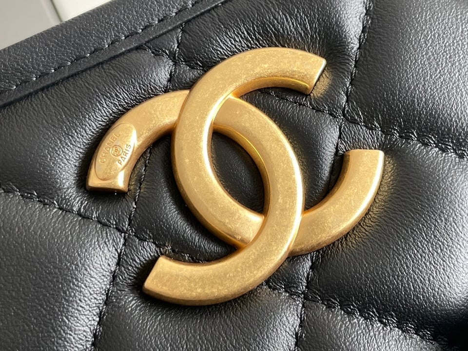 Chanel 24S 24Cm Hobo Bag Black Calfskin Gold Hardware view 5